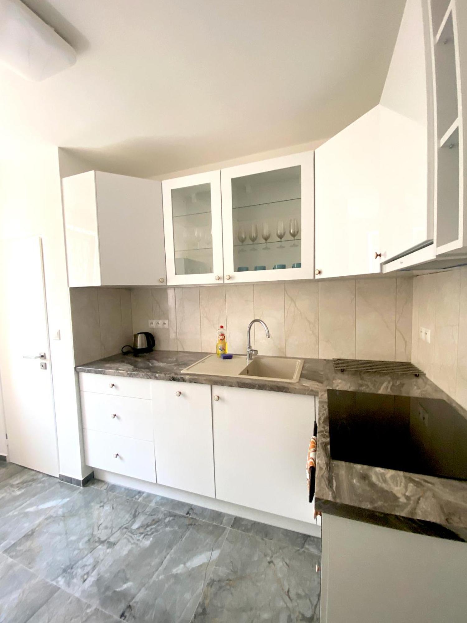 New Colorful Apartment With Big Balcony Μπρατισλάβα Εξωτερικό φωτογραφία
