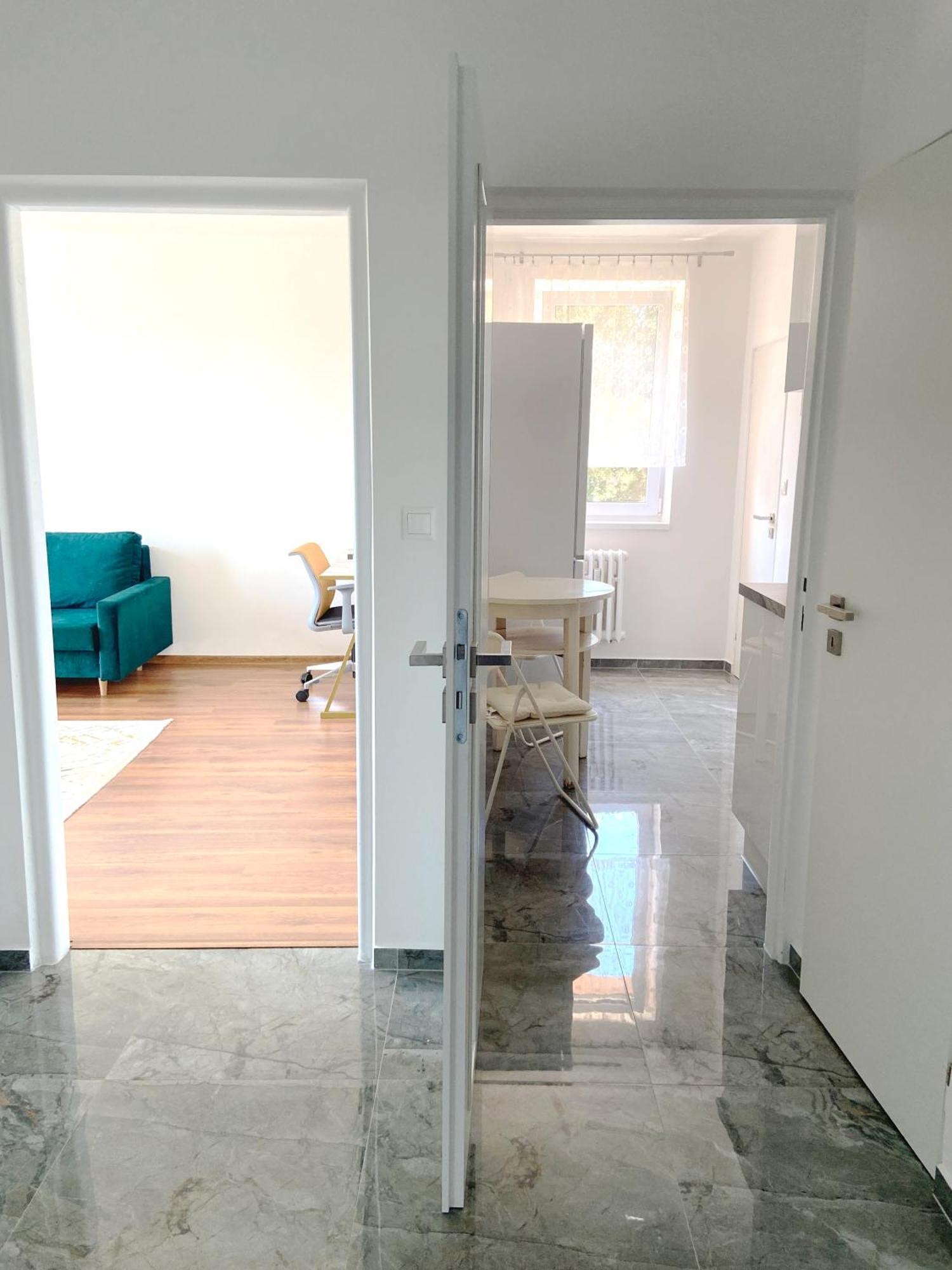 New Colorful Apartment With Big Balcony Μπρατισλάβα Εξωτερικό φωτογραφία